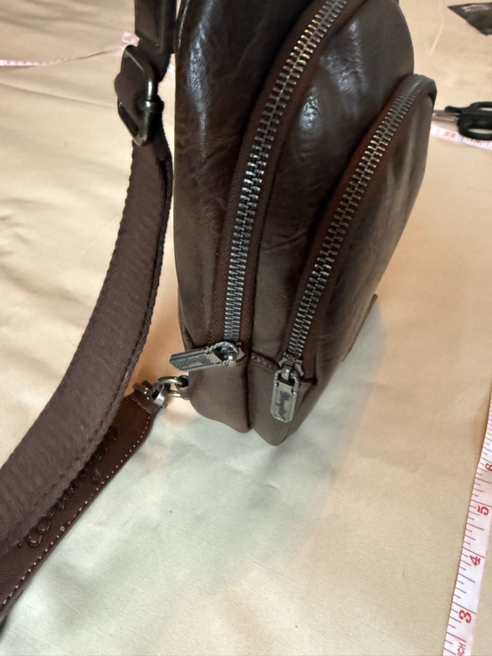 Wrangler Dark Brown Leather crossbody - Picture 8 of 8